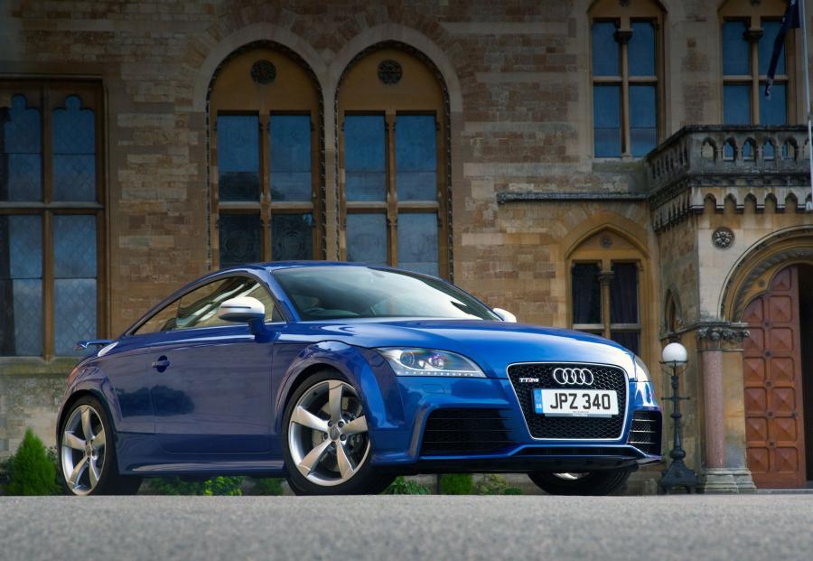  Audi TT RS Coupe (8J) 2009 года  (UK) (фото 11 из 21)